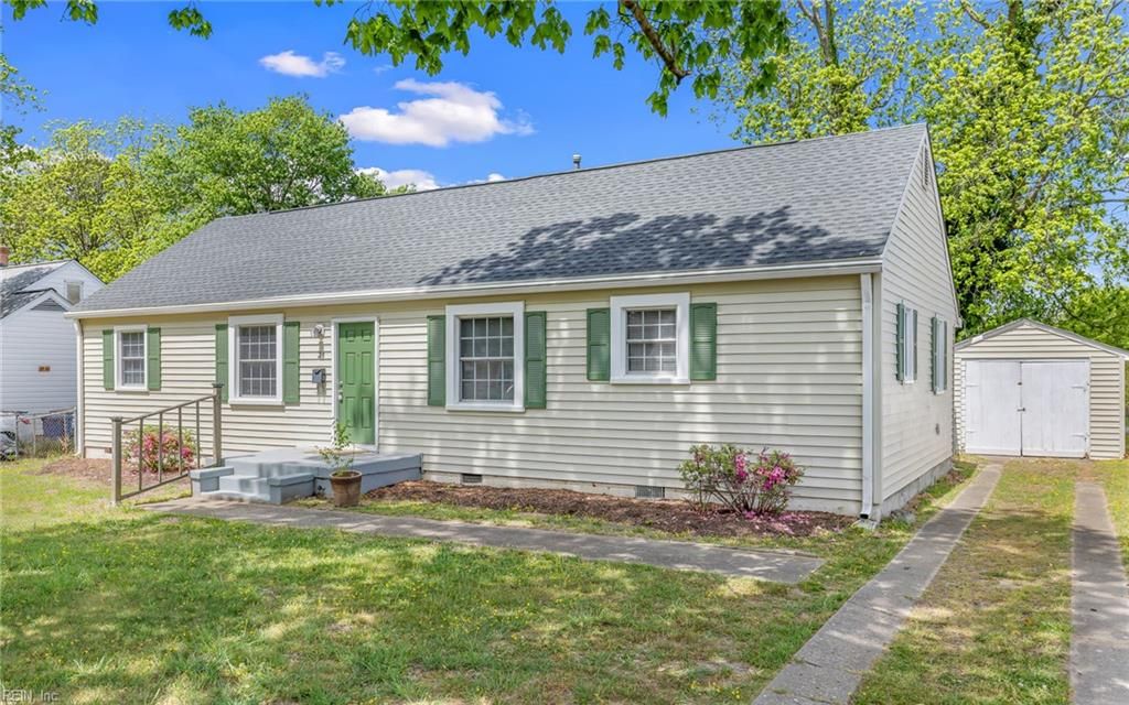 Photo of 21 Langley Avenue, Newport News, VA 23601 (MLS # 10634674)