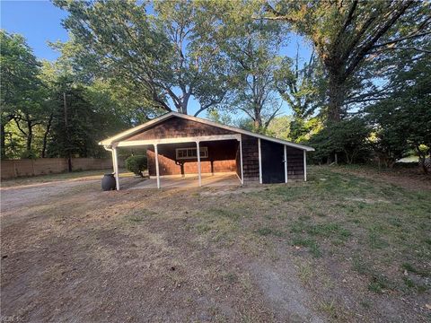 Photo of 1479 Laurens Road, Gloucester Point, VA 23062 (MLS # 10631463)