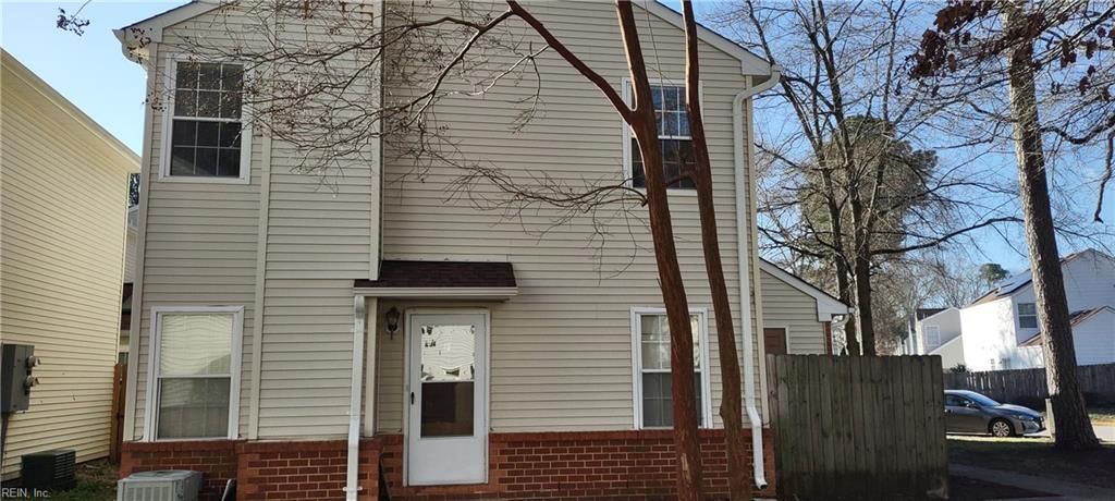 Photo of 203 Quarter Trail #F, Newport News, VA 23608 (MLS # 10616574)