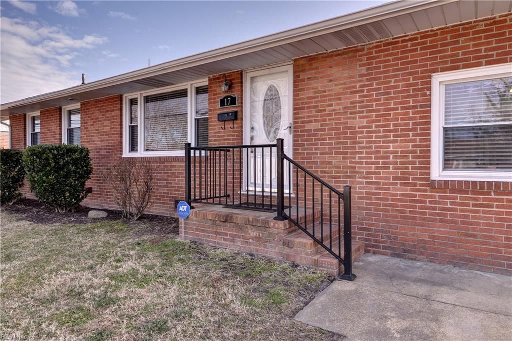 Photo of 17 Prince George Drive, Hampton, VA 23669 (MLS # 10619187)