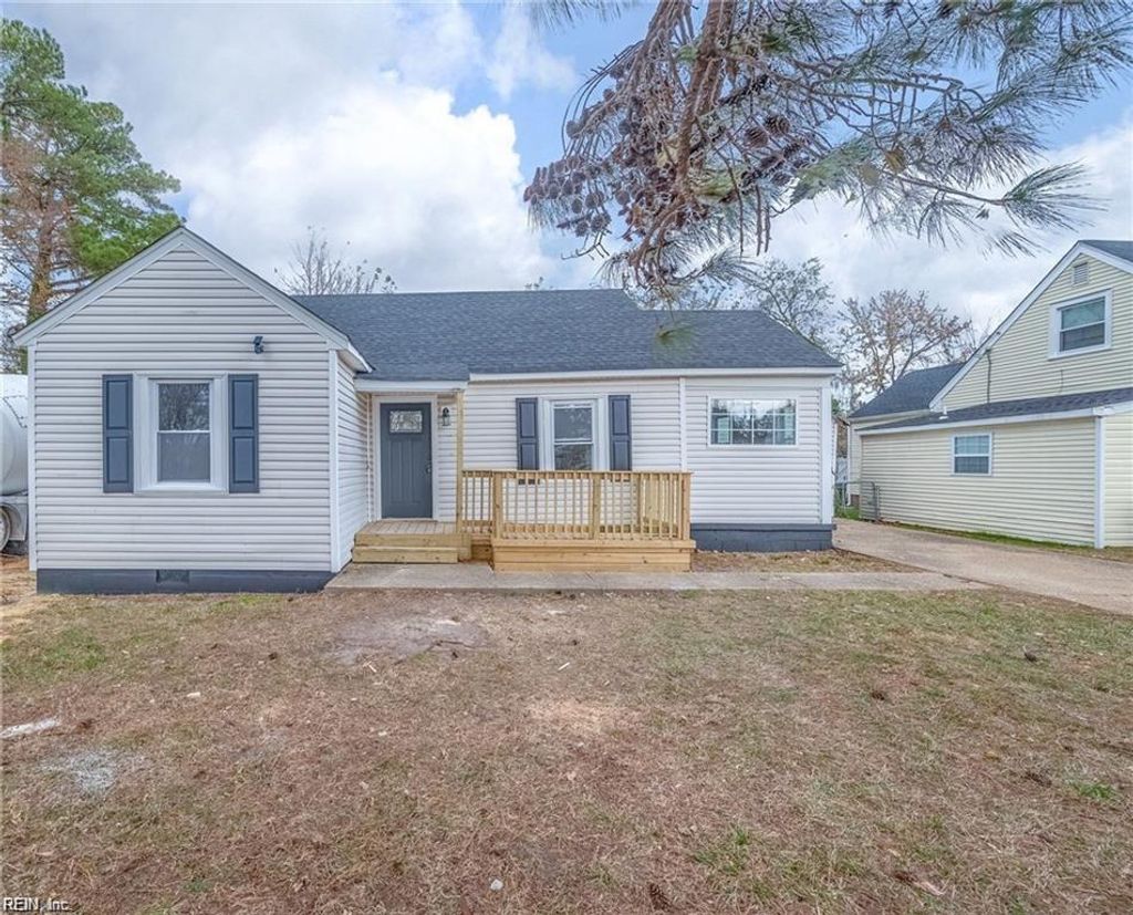 Photo of 15 Henry Street Street, Hampton, VA 23669 (MLS # 10606720)