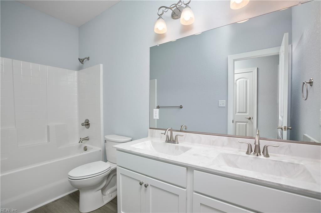 Suffolk, Virginia 23435, United States, 5 Bedrooms Bedrooms, ,3 BathroomsBathrooms,Residential,Active,70812