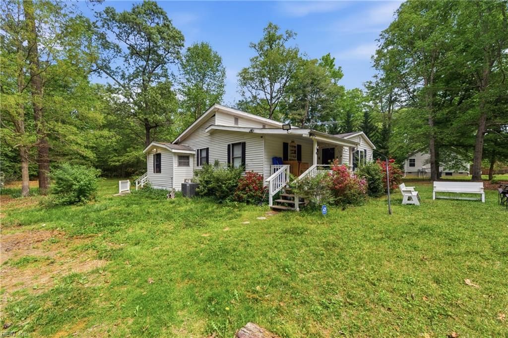 Photo of 9788 Woods Cross Road, Gloucester, VA 23061 (MLS # 10631393)
