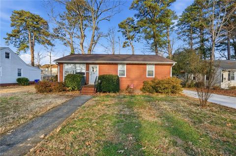 Photo of 21 Sidney Place, Newport News, VA 23601 (MLS # 10614547)