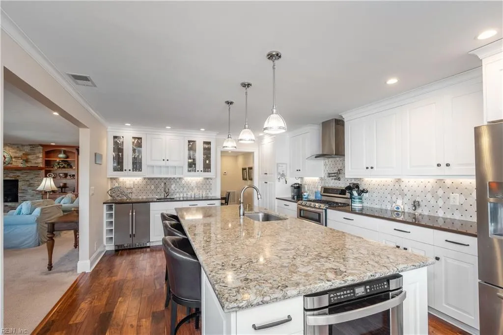 Virginia Beach, Virginia 23451, United States, 2 Bedrooms Bedrooms, ,2 BathroomsBathrooms,Residential,Active,238448