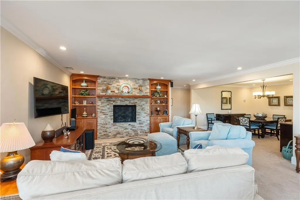 Virginia Beach, Virginia 23451, United States, 2 Bedrooms Bedrooms, ,2 BathroomsBathrooms,Residential,Active,238448