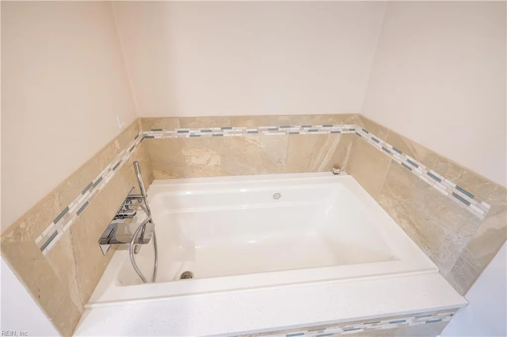 Virginia Beach, Virginia 23451, United States, 2 Bedrooms Bedrooms, ,2 BathroomsBathrooms,Residential,Active,238448