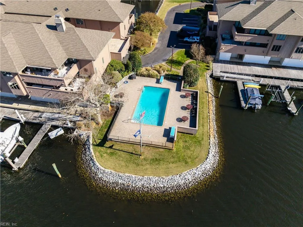 Virginia Beach, Virginia 23451, United States, 2 Bedrooms Bedrooms, ,2 BathroomsBathrooms,Residential,Active,238448