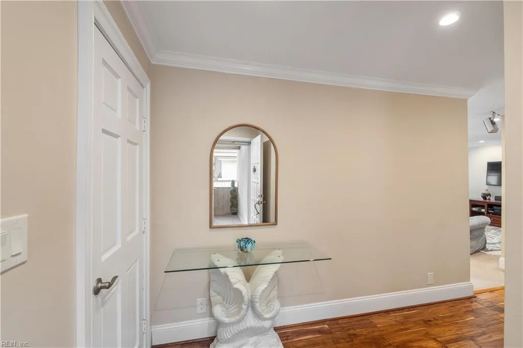 Virginia Beach, Virginia 23451, United States, 2 Bedrooms Bedrooms, ,2 BathroomsBathrooms,Residential,Active,238448