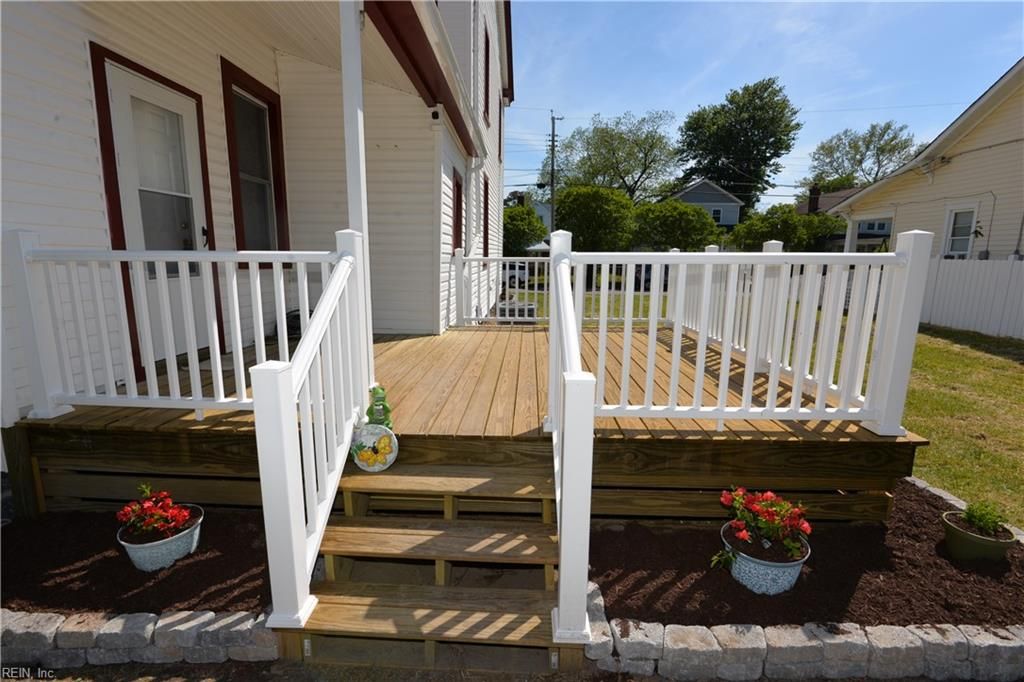 Photo of 1700 McDaniel St Street, Portsmouth, VA 23704 (MLS # 10630548)