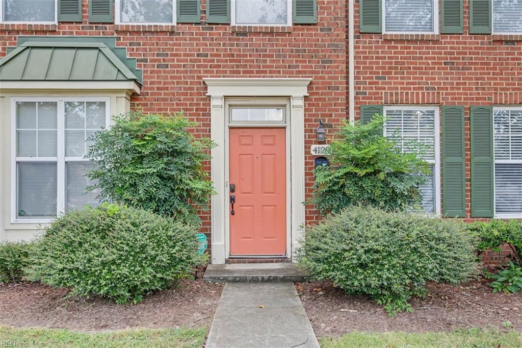 Photo of 4128 Killam Avenue, Norfolk, VA 23508 (MLS # 10655475)