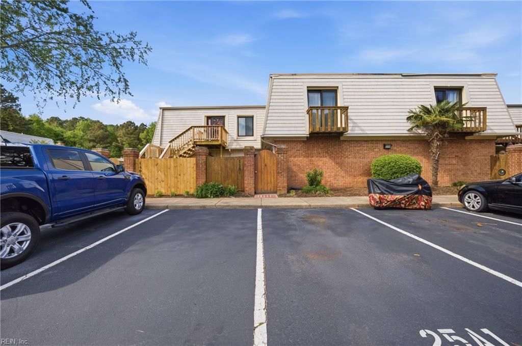 Photo of 1101 Lands End Way #25, Virginia Beach, VA 23451 (MLS # 10631542)