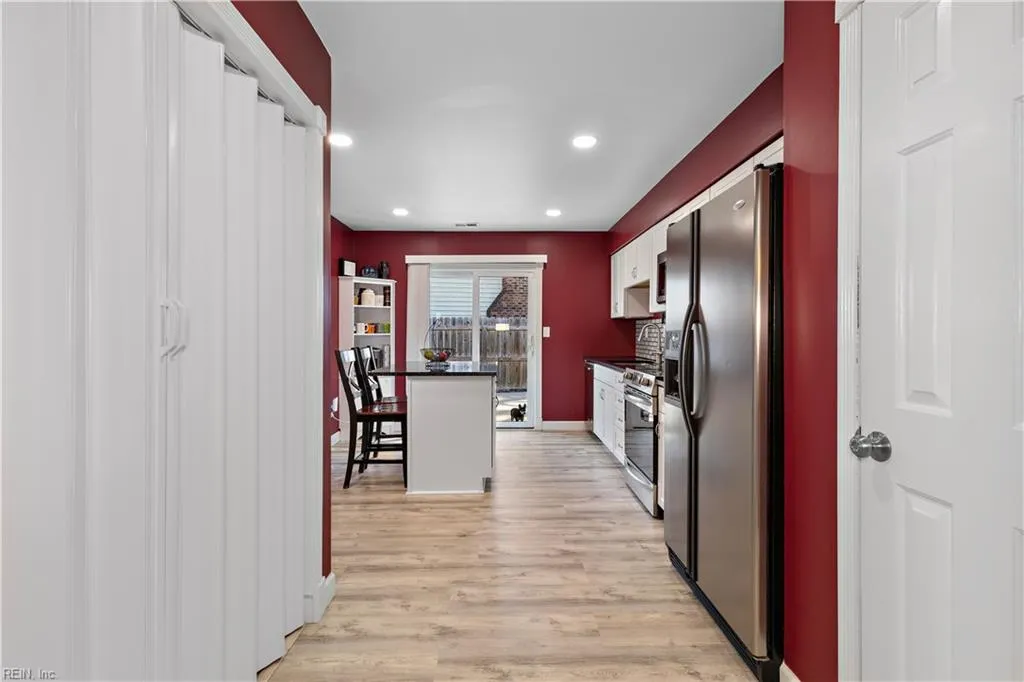 Virginia Beach, Virginia 23456, United States, 3 Bedrooms Bedrooms, ,2 BathroomsBathrooms,Residential,Active,97859