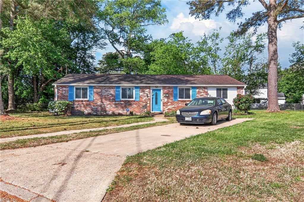 Photo of 2001 Neville Circle, Hampton, VA 23663 (MLS # 10630652)
