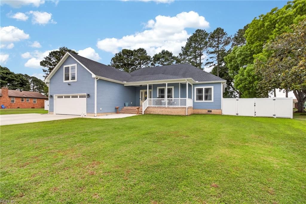 Photo of 4209 Rivercliff W Crescent, Suffolk, VA 23435 (MLS # 10637512)