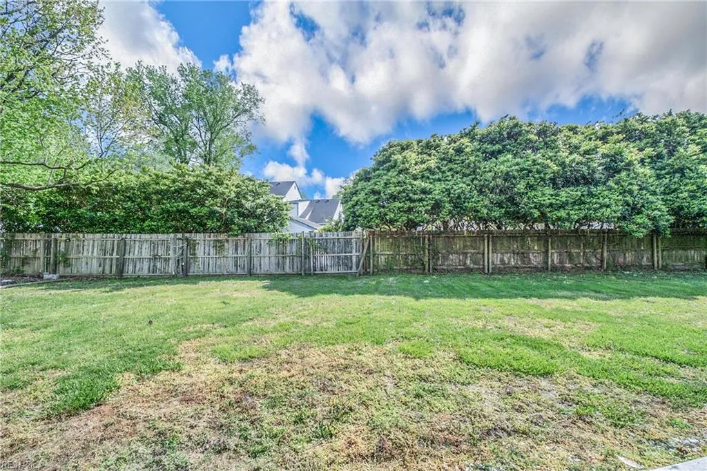 Chesapeake, Virginia 23320, United States, 4 Bedrooms Bedrooms, ,3 BathroomsBathrooms,Residential,Pending,109286