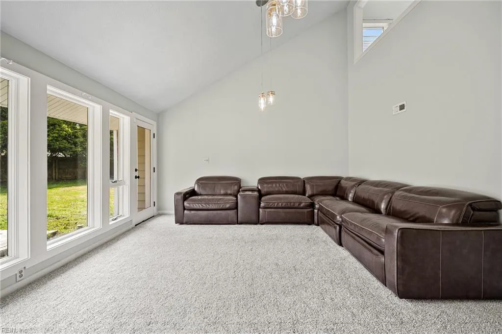 Chesapeake, Virginia 23320, United States, 4 Bedrooms Bedrooms, ,3 BathroomsBathrooms,Residential,Pending,109286