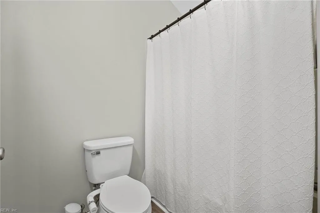 Chesapeake, Virginia 23320, United States, 4 Bedrooms Bedrooms, ,3 BathroomsBathrooms,Residential,Pending,109286