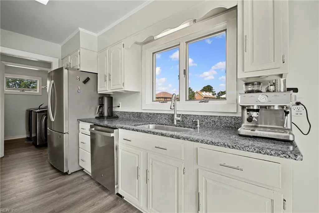 Chesapeake, Virginia 23320, United States, 4 Bedrooms Bedrooms, ,3 BathroomsBathrooms,Residential,Pending,109286