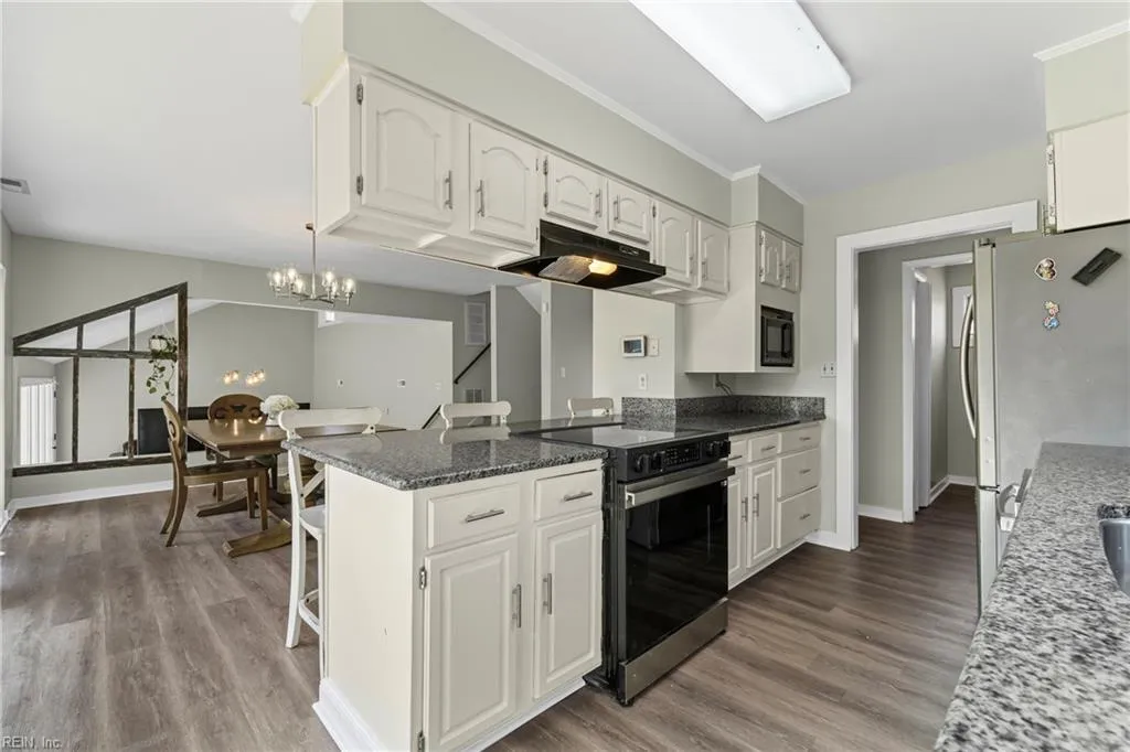 Chesapeake, Virginia 23320, United States, 4 Bedrooms Bedrooms, ,3 BathroomsBathrooms,Residential,Pending,109286