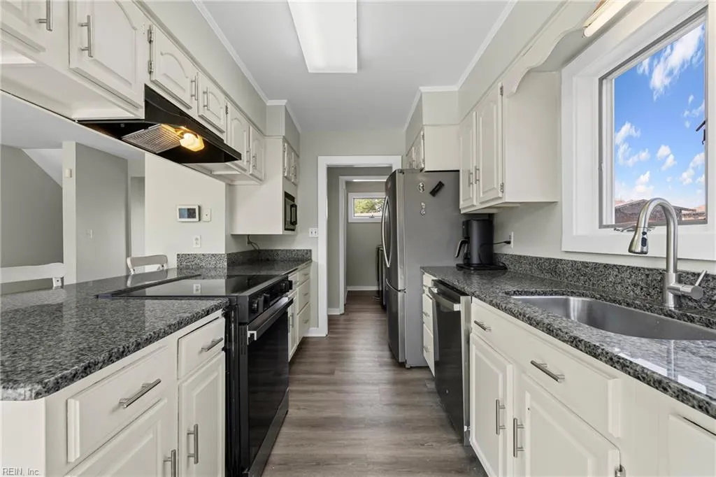 Chesapeake, Virginia 23320, United States, 4 Bedrooms Bedrooms, ,3 BathroomsBathrooms,Residential,Pending,109286