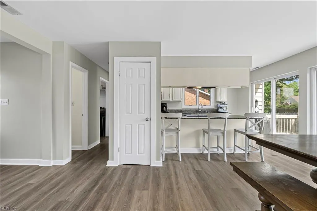 Chesapeake, Virginia 23320, United States, 4 Bedrooms Bedrooms, ,3 BathroomsBathrooms,Residential,Pending,109286