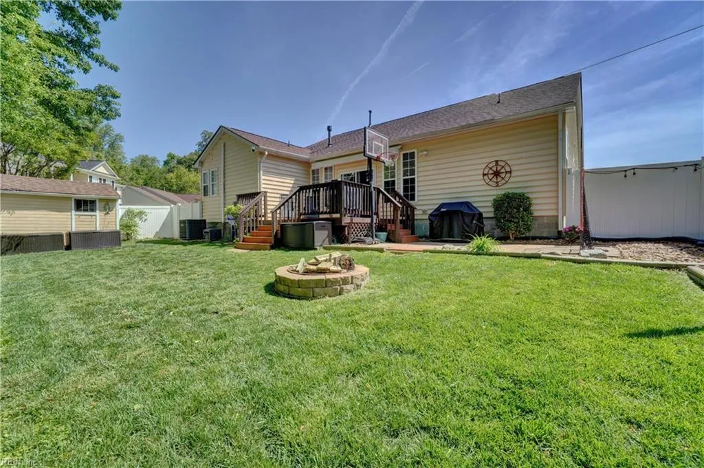 Suffolk, Virginia 23435, United States, 4 Bedrooms Bedrooms, ,2 BathroomsBathrooms,Residential,Pending,120359