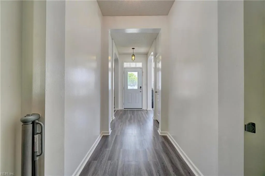 Suffolk, Virginia 23435, United States, 4 Bedrooms Bedrooms, ,2 BathroomsBathrooms,Residential,Pending,120359