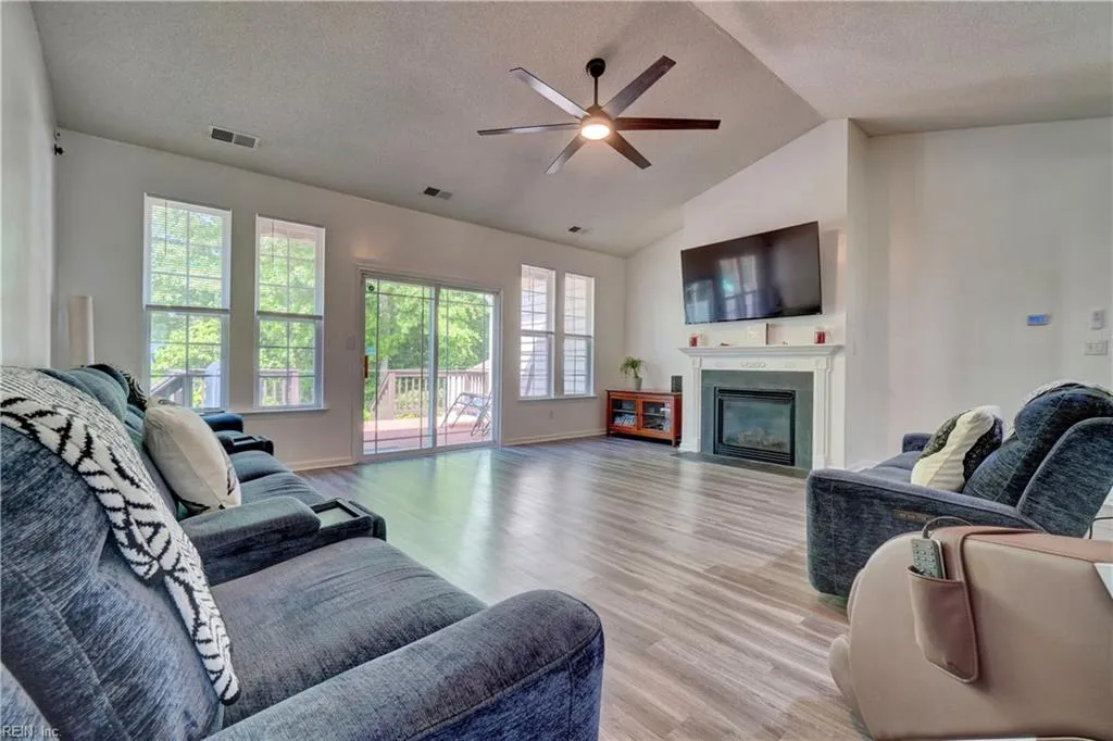 Suffolk, Virginia 23435, United States, 4 Bedrooms Bedrooms, ,2 BathroomsBathrooms,Residential,Pending,120359