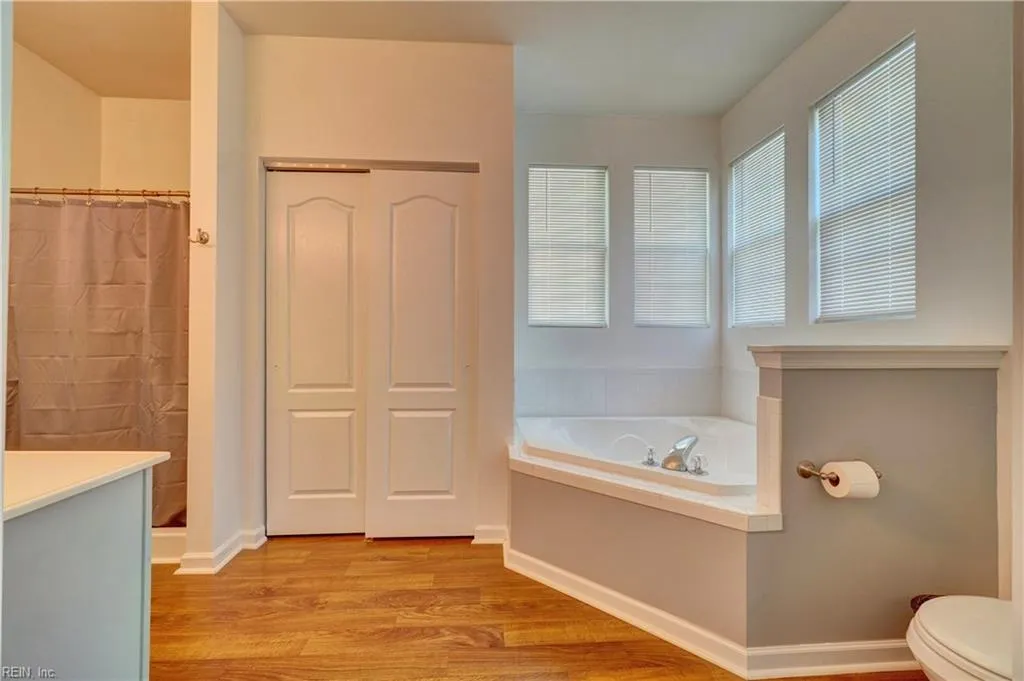 Suffolk, Virginia 23435, United States, 4 Bedrooms Bedrooms, ,2 BathroomsBathrooms,Residential,Pending,120359