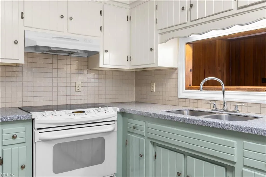 Chesapeake, Virginia 23322, United States, 4 Bedrooms Bedrooms, ,2 BathroomsBathrooms,Residential,Active,164694