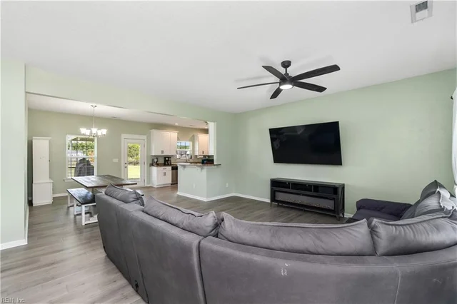 173 Laurel Woods Way, photo 5 of 37