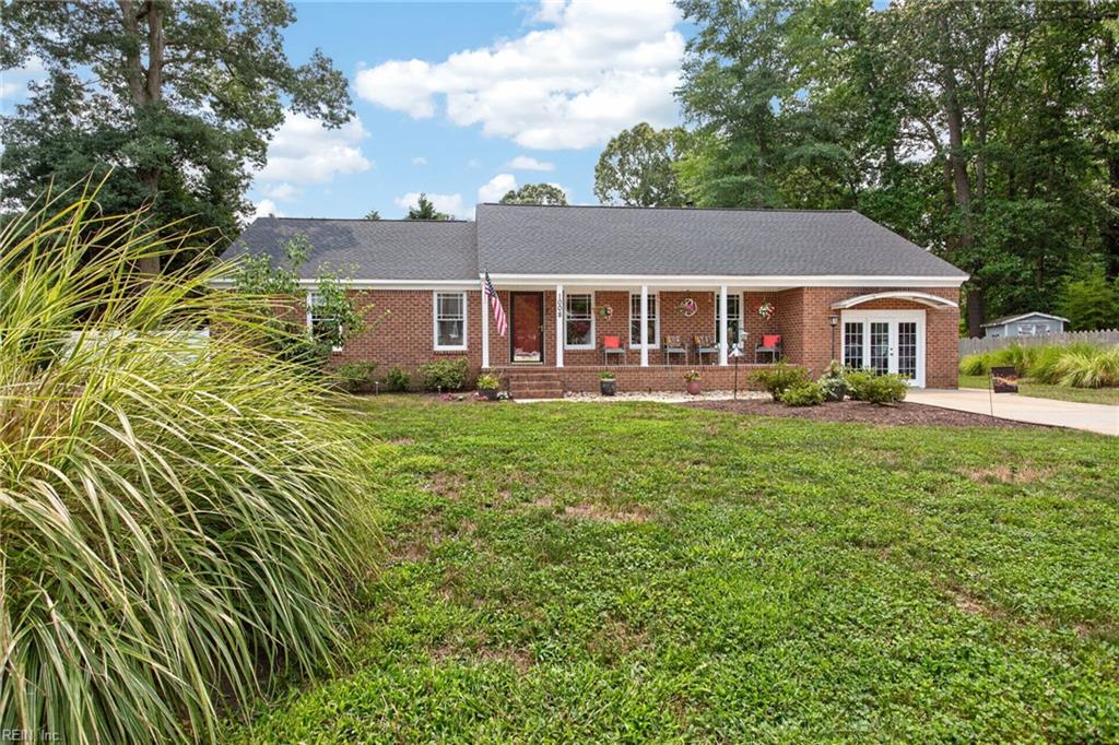 Photo of 1008 Chalbourne Drive, Chesapeake, VA 23322 (MLS # 10644474)