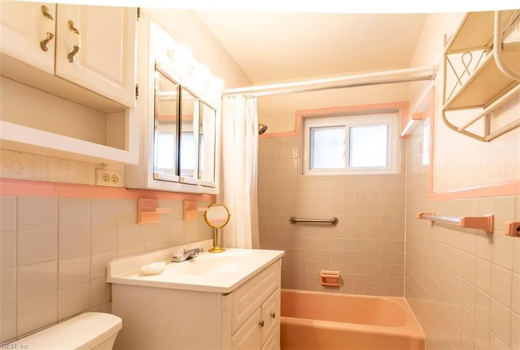 Portsmouth, Virginia 23703, United States, 2 Bedrooms Bedrooms, ,2 BathroomsBathrooms,Residential,Active,26062