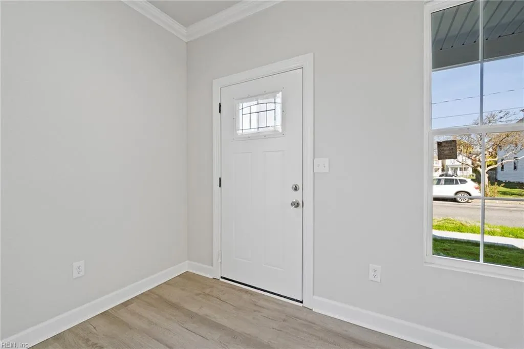 Norfolk, Virginia 23504, United States, 4 Bedrooms Bedrooms, ,4 BathroomsBathrooms,Residential,Pending,23829