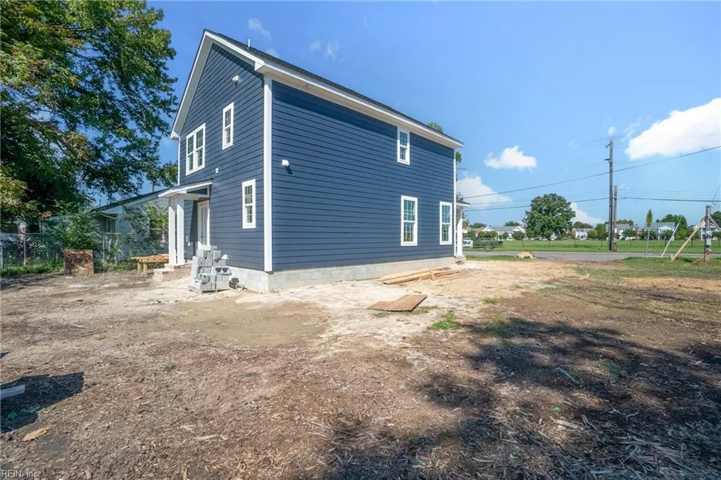 Norfolk, Virginia 23504, United States, 4 Bedrooms Bedrooms, ,4 BathroomsBathrooms,Residential,Pending,23829