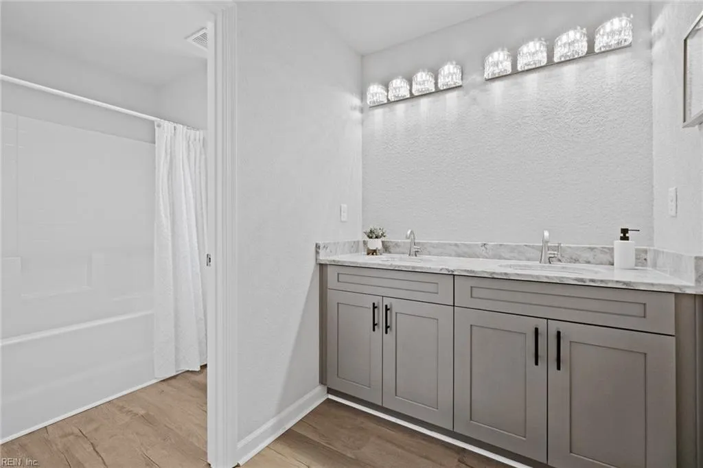 Norfolk, Virginia 23504, United States, 4 Bedrooms Bedrooms, ,4 BathroomsBathrooms,Residential,Pending,23829