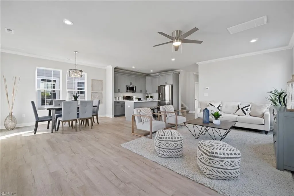 Norfolk, Virginia 23504, United States, 4 Bedrooms Bedrooms, ,4 BathroomsBathrooms,Residential,Pending,23829