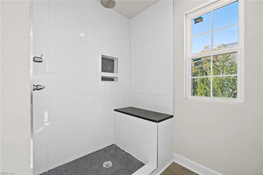 Norfolk, Virginia 23504, United States, 4 Bedrooms Bedrooms, ,4 BathroomsBathrooms,Residential,Pending,23829