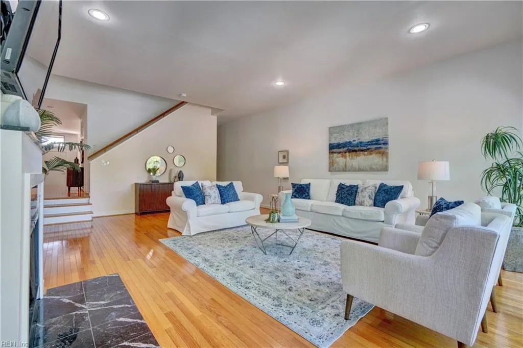 Norfolk, Virginia 23510, United States, 2 Bedrooms Bedrooms, ,3 BathroomsBathrooms,Residential,Pending,116961