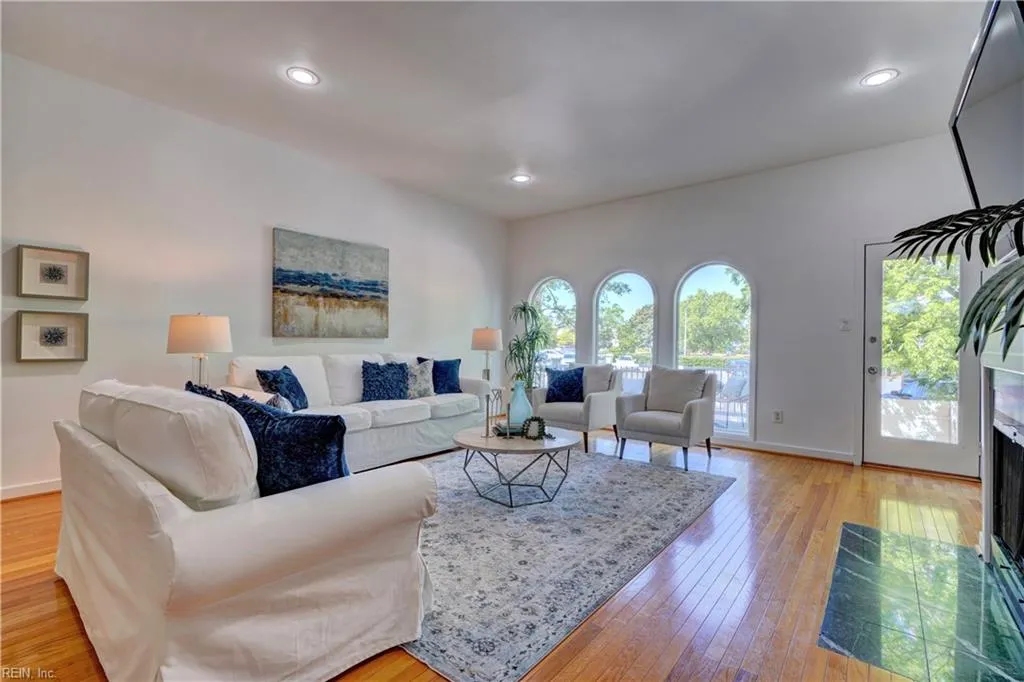 Norfolk, Virginia 23510, United States, 2 Bedrooms Bedrooms, ,3 BathroomsBathrooms,Residential,Pending,116961