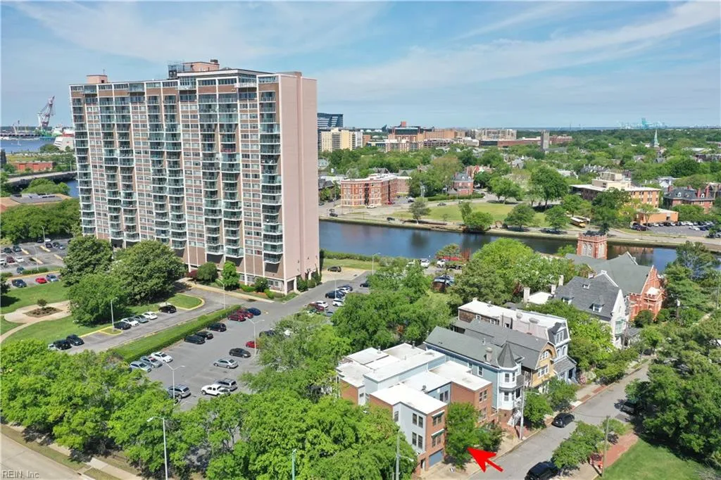 Norfolk, Virginia 23510, United States, 2 Bedrooms Bedrooms, ,3 BathroomsBathrooms,Residential,Pending,116961