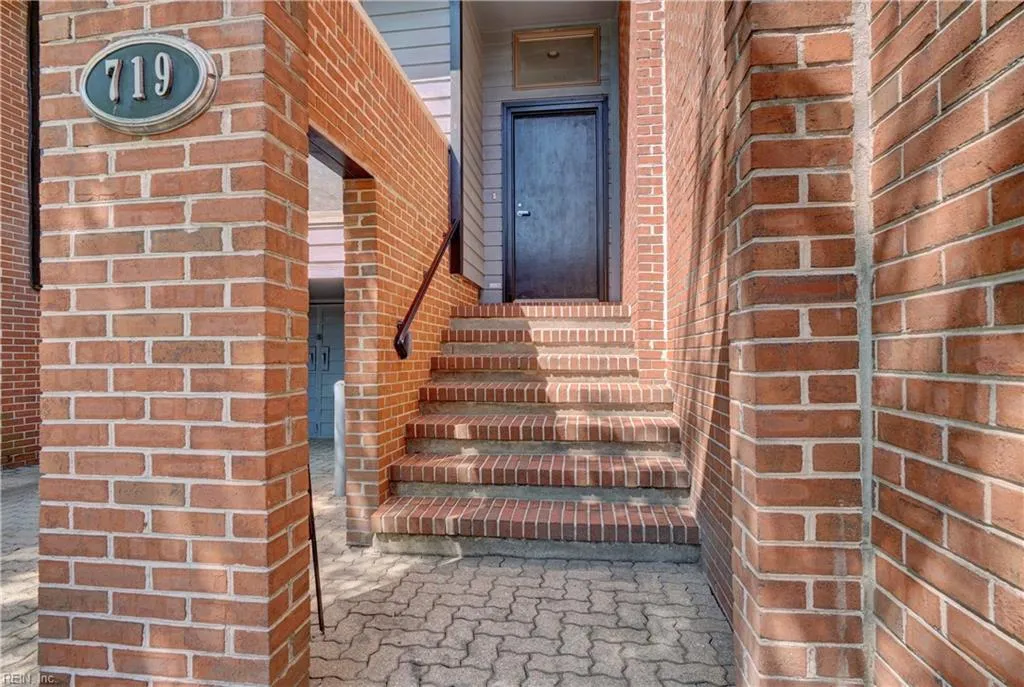 Norfolk, Virginia 23510, United States, 2 Bedrooms Bedrooms, ,3 BathroomsBathrooms,Residential,Pending,116961