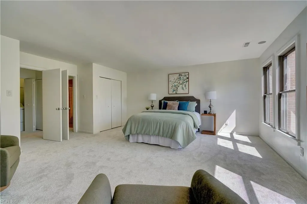 Norfolk, Virginia 23510, United States, 2 Bedrooms Bedrooms, ,3 BathroomsBathrooms,Residential,Pending,116961