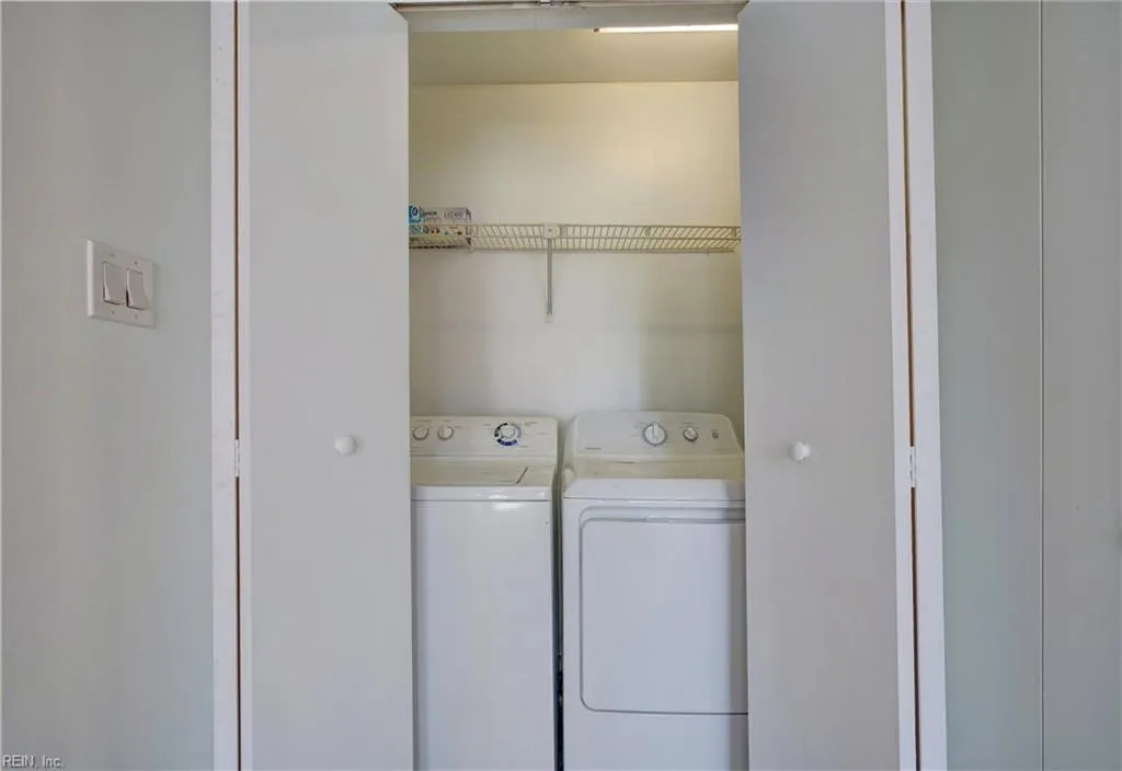 Norfolk, Virginia 23510, United States, 2 Bedrooms Bedrooms, ,3 BathroomsBathrooms,Residential,Pending,116961