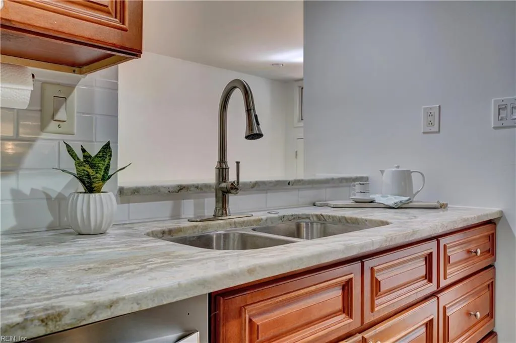 Norfolk, Virginia 23510, United States, 2 Bedrooms Bedrooms, ,3 BathroomsBathrooms,Residential,Pending,116961