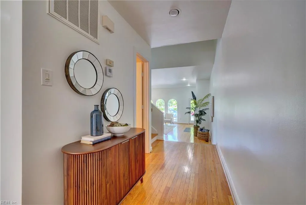 Norfolk, Virginia 23510, United States, 2 Bedrooms Bedrooms, ,3 BathroomsBathrooms,Residential,Pending,116961