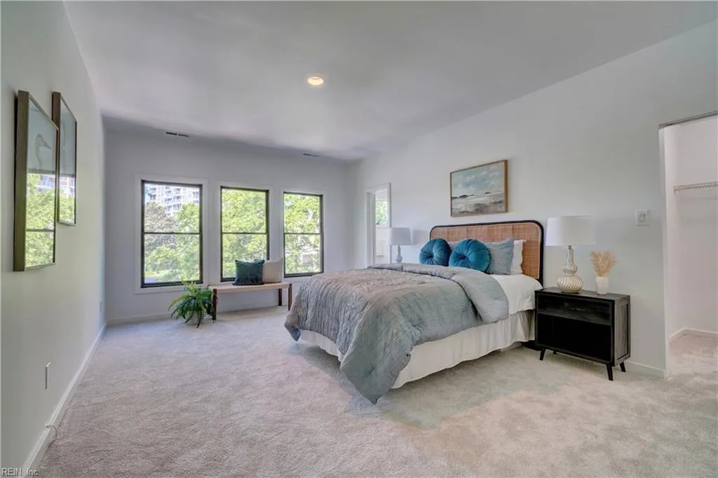 Norfolk, Virginia 23510, United States, 2 Bedrooms Bedrooms, ,3 BathroomsBathrooms,Residential,Pending,116961