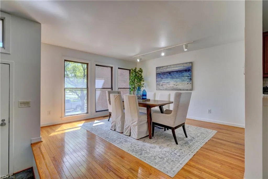 Norfolk, Virginia 23510, United States, 2 Bedrooms Bedrooms, ,3 BathroomsBathrooms,Residential,Pending,116961