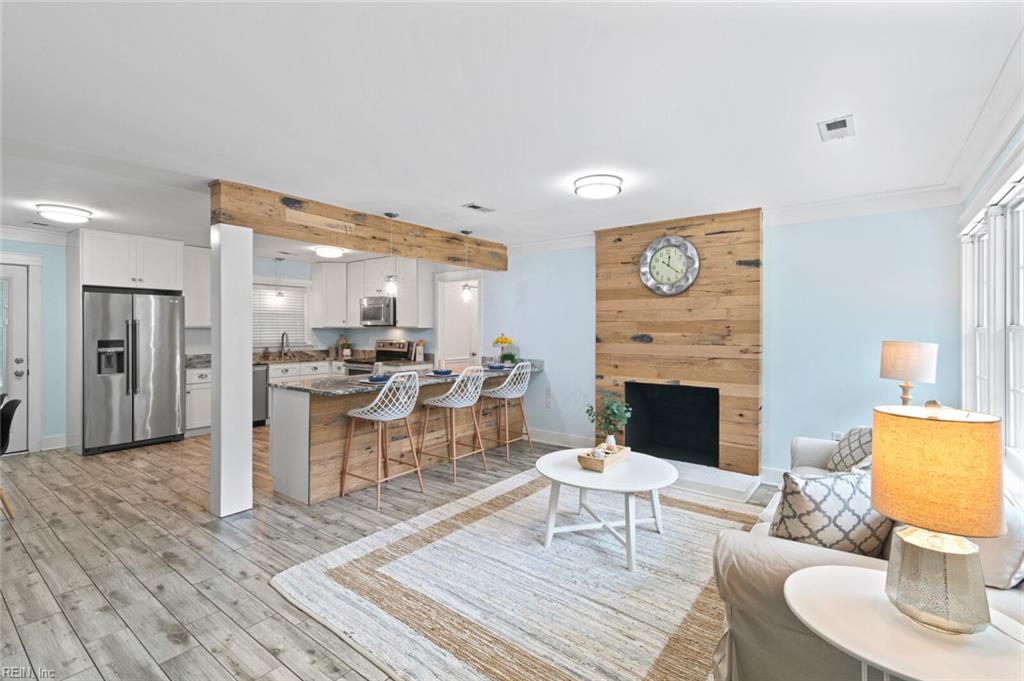 875 Cascade DR